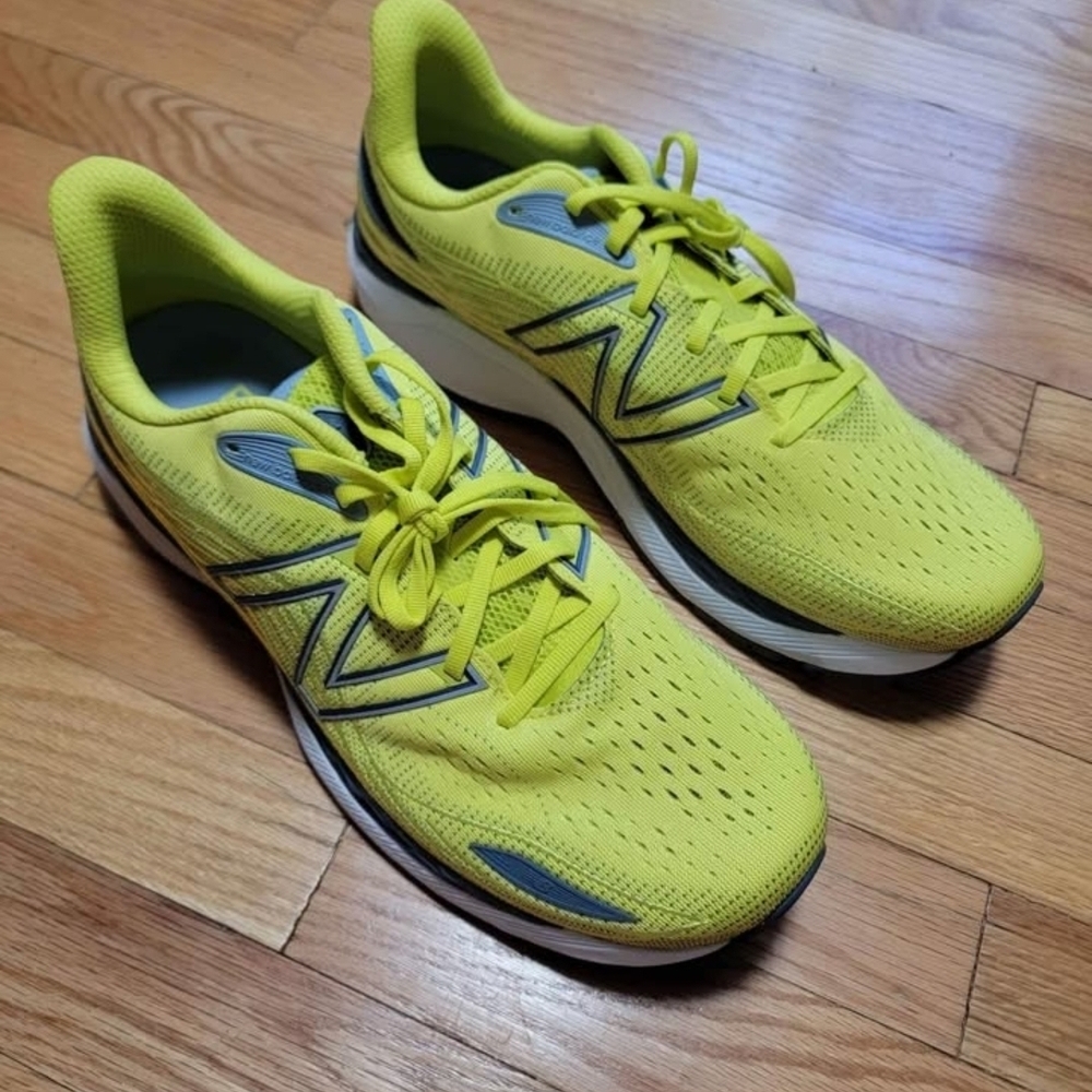 New Balance 860v12  Size 12.5